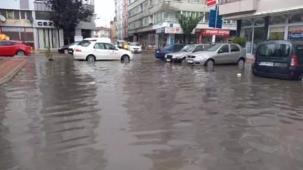 Sinop ve Samsun'da sağanak sele neden oldu; vatandaşlar evlerinde mahsur kaldı