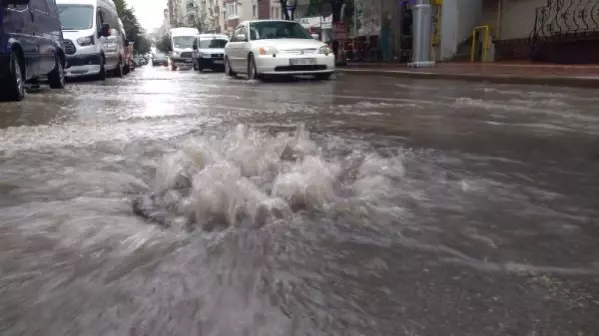 Sinop ve Samsun'da sağanak sele neden oldu; vatandaşlar evlerinde mahsur kaldı