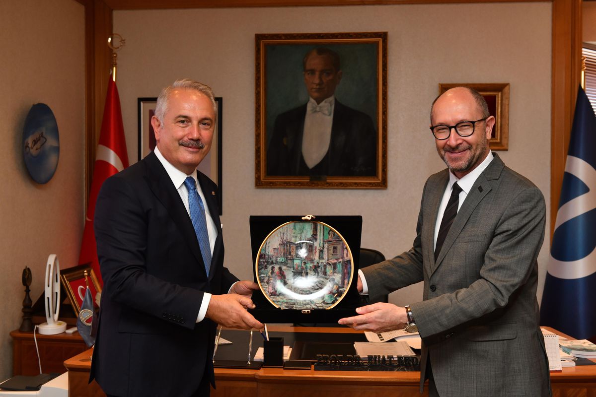 VakıfBank Genel Müdürü Üstünsalih\'ten Eskişehir\'e ziyaret