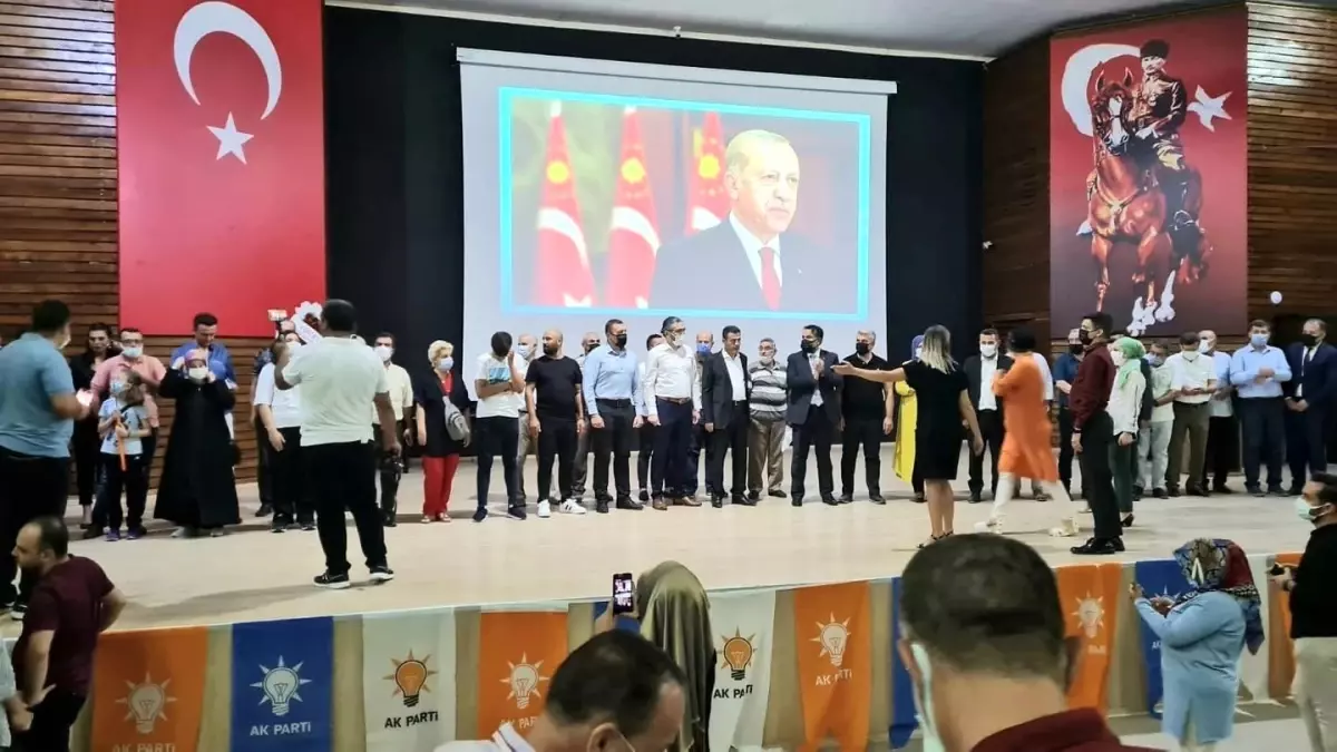 AK Parti\'den şölen gibi tören