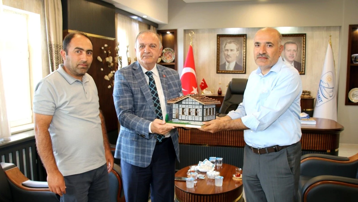 Arhavi Belediye Başkanı Kurdoğlu\'ndan Edremit Belediyesine teşekkür ziyareti