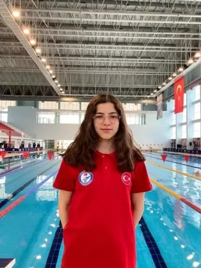 Avrupa sahnesinde ay-yıldızlı 2 sporcu kulaç atacak