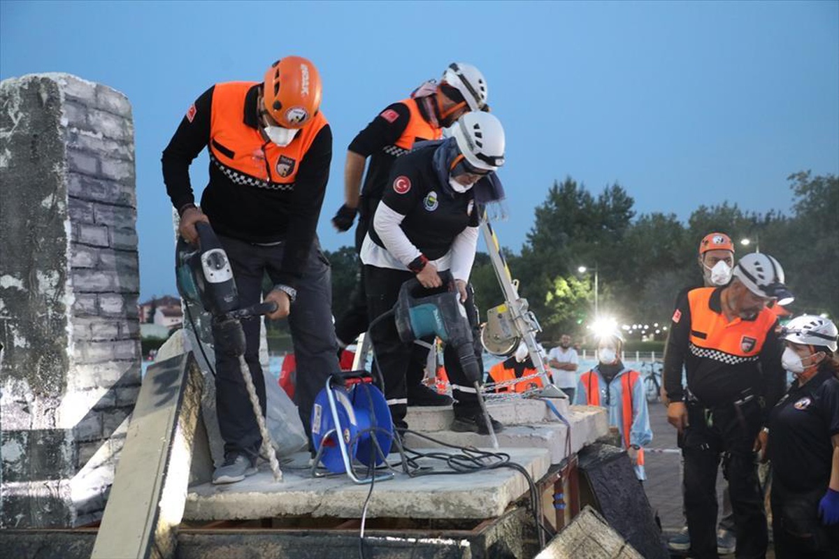 İnegöl\'de Deprem Bilinci Oluşturuluyor