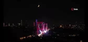 İstanbul'da mest eden ay manzarası