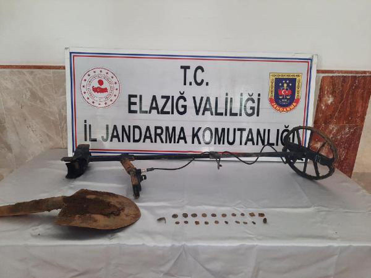 Son dakika haberi! Kaçak kazı operasyonunda üzerinde 20 sikke ile yakalandı