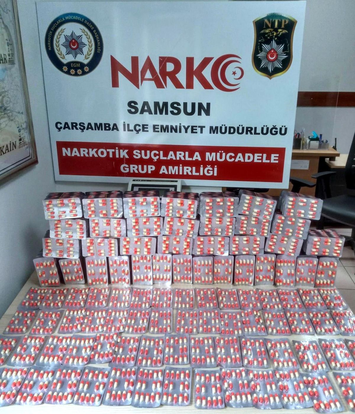 Kargo ile gönderilen 5 bin 880 adet uyuşturucu ele geçirildi