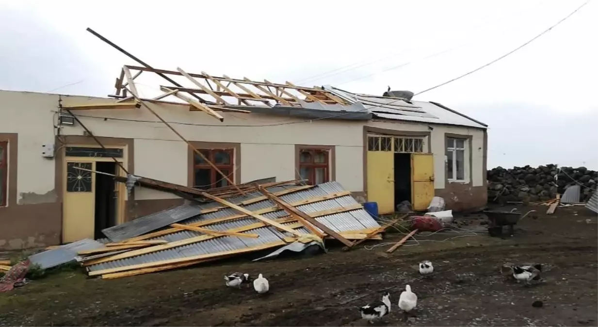 Kars\'taki hortumda zarar gören yapılarda hasar tespiti yapıldı