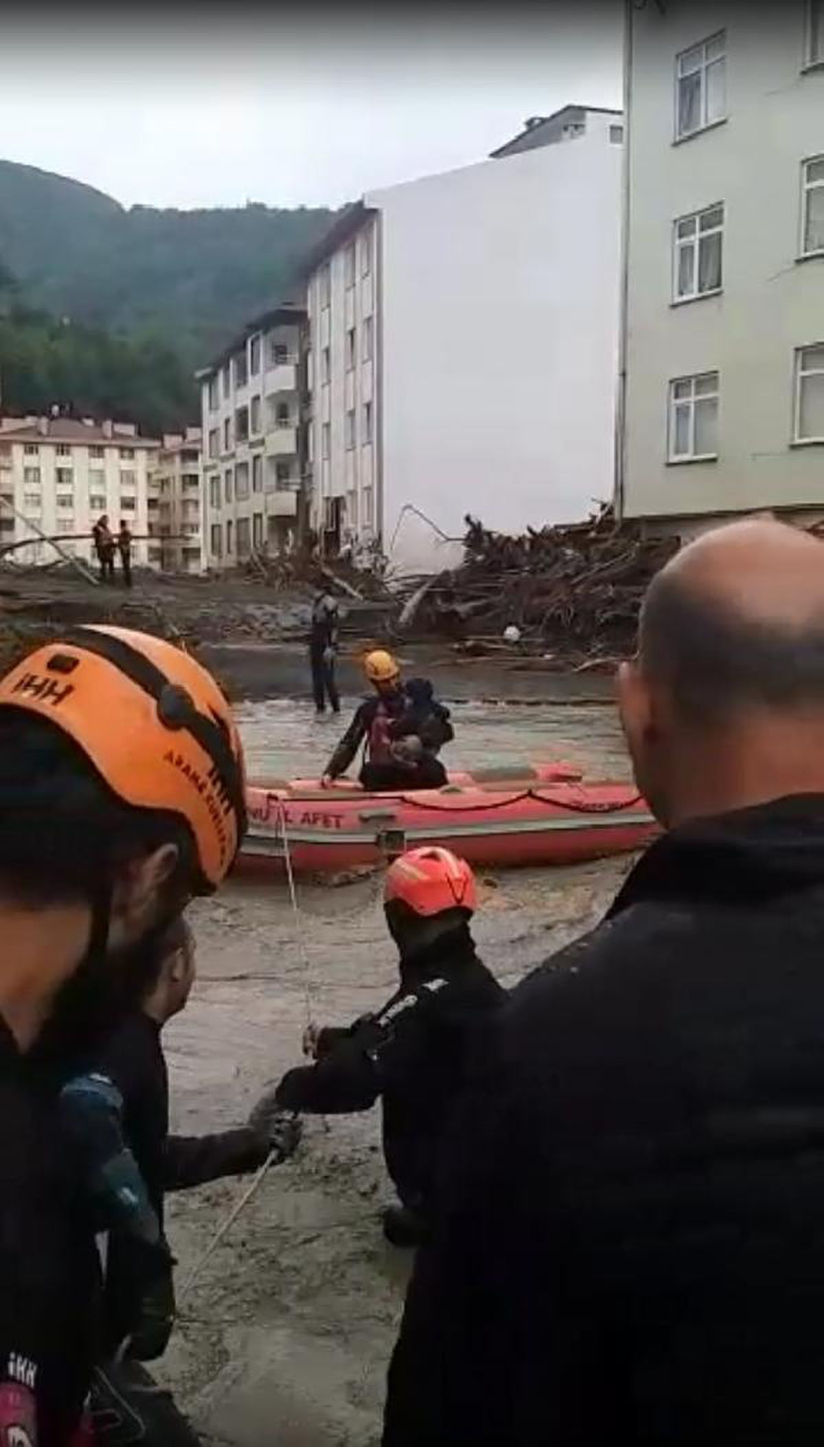 Kastamonu\'daki sel felaketinde 9 kişi hayatını kaybetti (6)