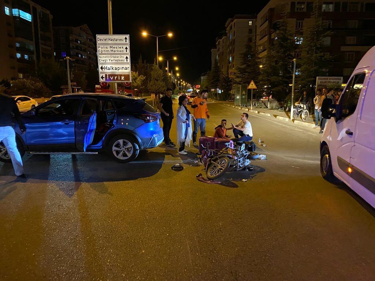 Konya\'da motosiklet ile otomobil çarpıştı: 1 yaralı