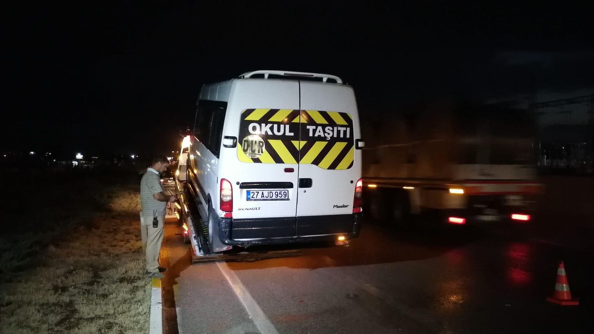 Konya\'da servis minibüsünün çarptığı yaya ağır yaralandı