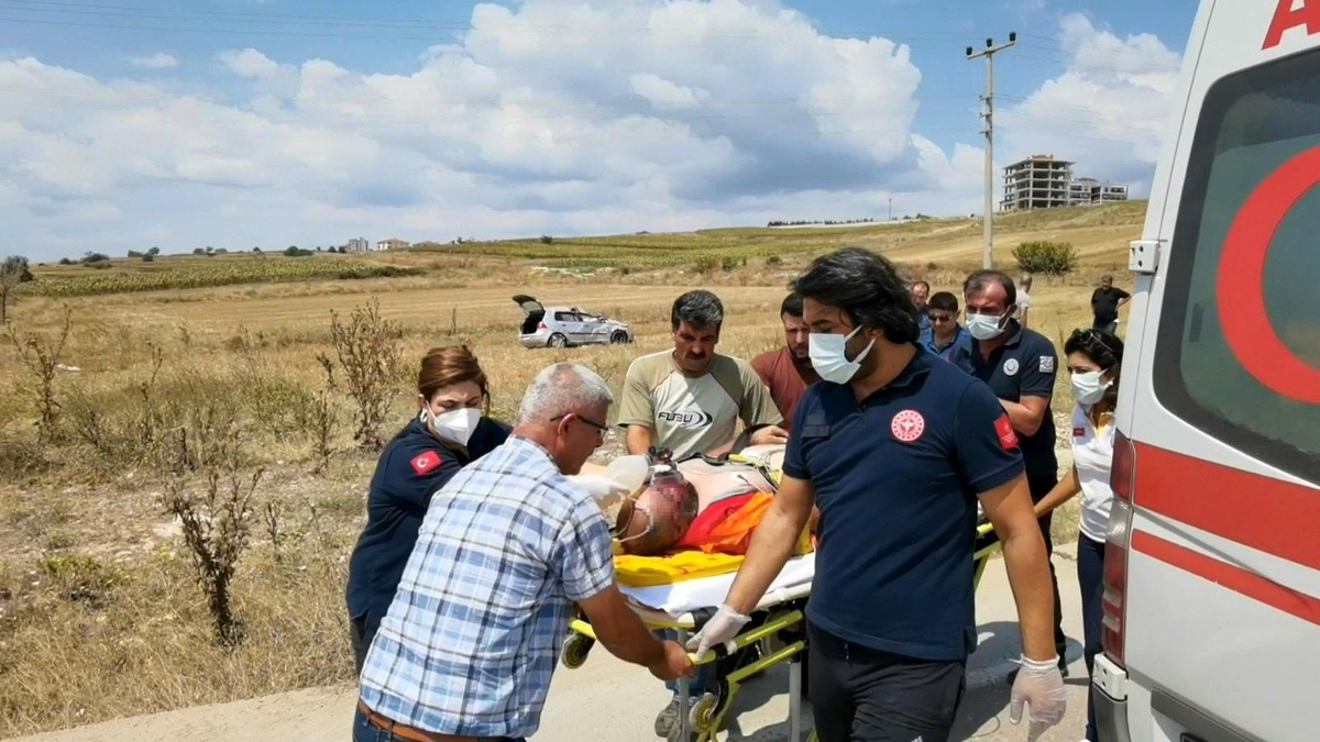 Son dakika haber! Otomobil şarampole yuvarlandı: 1 ölü, 1 yaralı