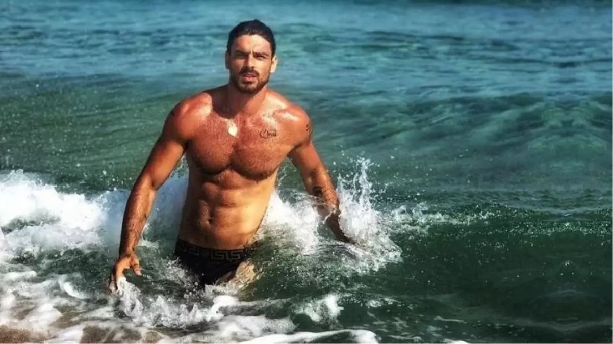 Tercihi Türk doktorlar oldu! Oyuncu Michele Morrone, meme ucu operasyonu için bıçak altına yatacak