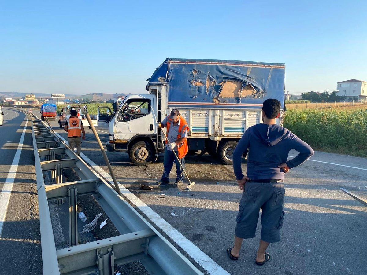 Silivri E-5\'de trafiği kilitleyen kaza