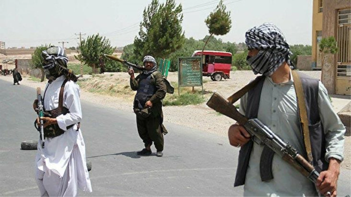 Taliban, Afganistan\'ın en büyük üçüncü kentini ele geçirdi