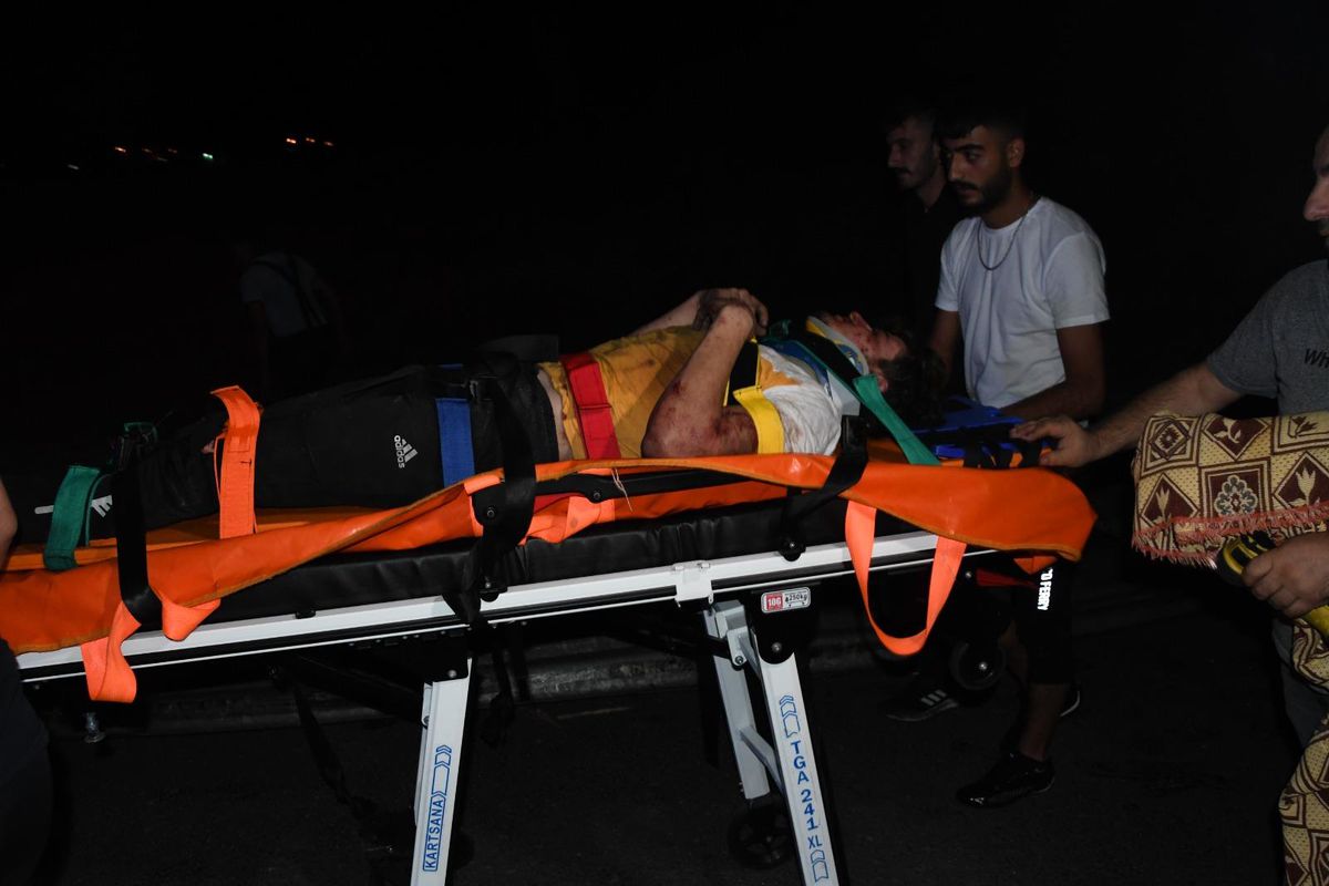 Tekirdağ\'da menfeze devrilen tırın sürücüsü yaralandı
