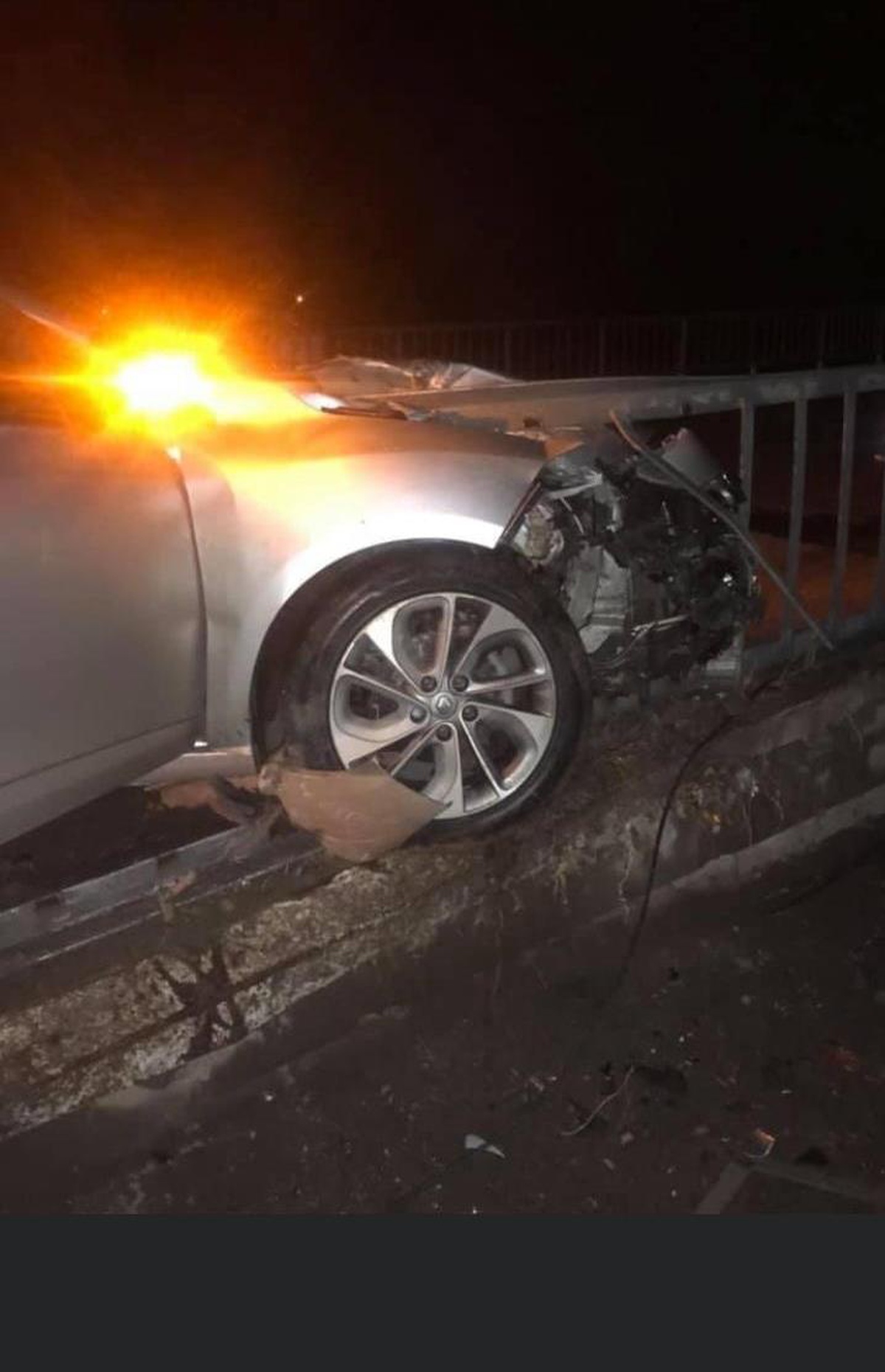 Tokat\'ta otomobil köprü korkuluğuna çarptı: 2 yaralı