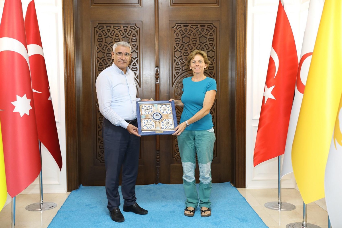 UNESCO Dünya Kültür Mirası Kalıcı Listesi\'ne giren Arslantepe Höyüğü\'nün kazı heyeti başkanı Malatya\'da