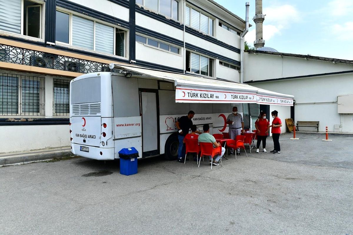 Yeşilyurt Belediyesi personellerinden kan bağışı