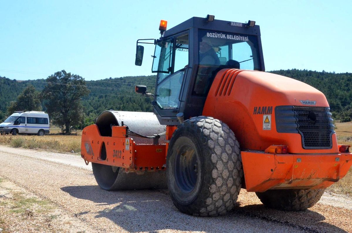 Yol çalışmaları devam ediyor