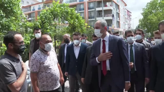 Adalet Bakanı Gül, Altındağ'da hayatını kaybeden Emirhan Yalçın'ın ailesine taziye ziyaretinde bulundu