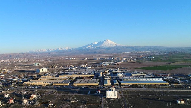Aksaray Kamyon Fabrikası'nın 300 bininci kamyonu banttan indi