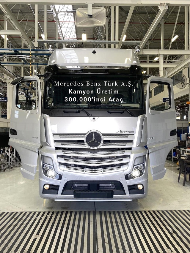 Aksaray Kamyon Fabrikası'nın 300 bininci kamyonu banttan indi