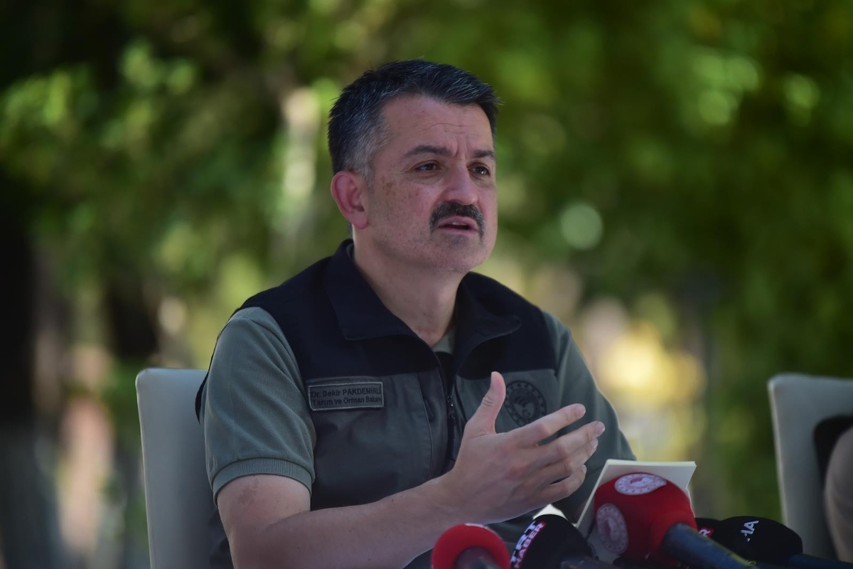Bakan Pakdemirli: "252 milyon fidanı yıl bitmeden dikeceğiz"