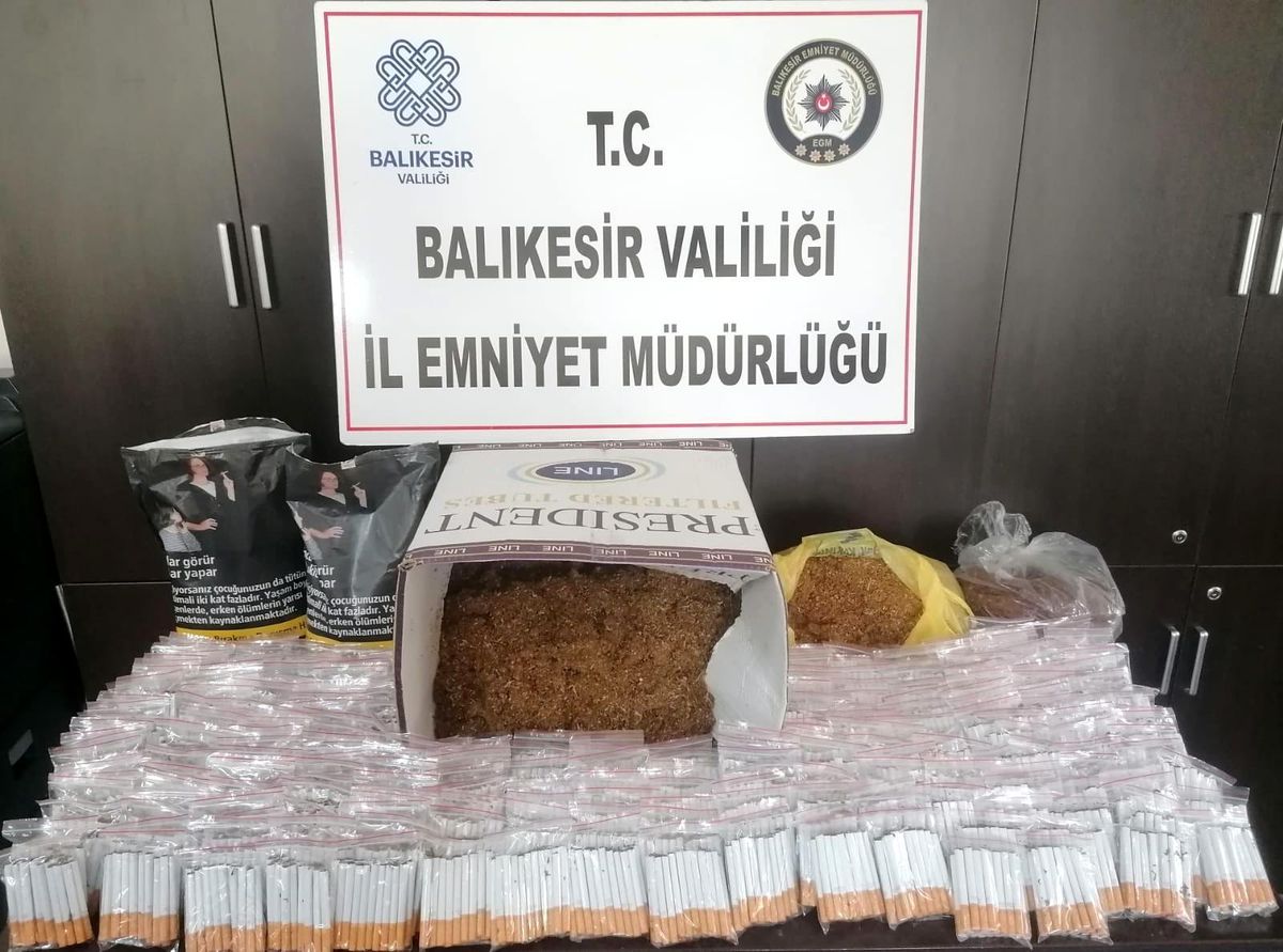 Balıkesir\'de kaçak tütün ve uyuşturucu hap operasyonu
