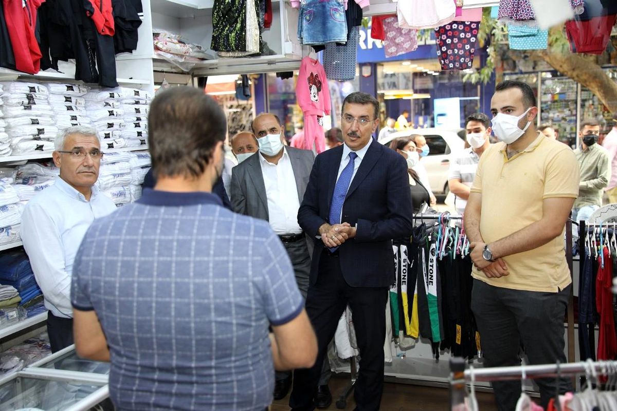 AK Parti Malatya Milletvekili Tüfenkci ve Belediye Başkanı Güder, esnafın sorunlarını dinledi