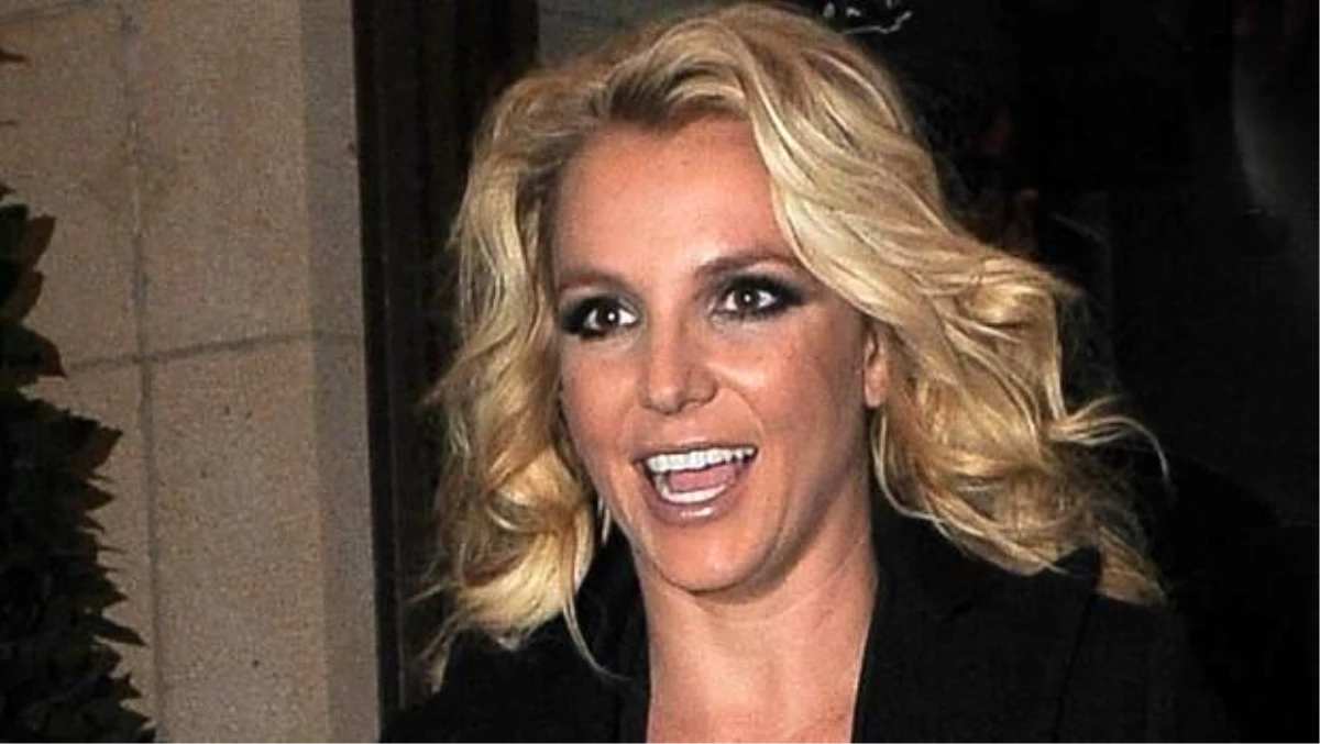 Britney Spears\'in babası, kızının vasiliğinden çekileceğini açıkladı