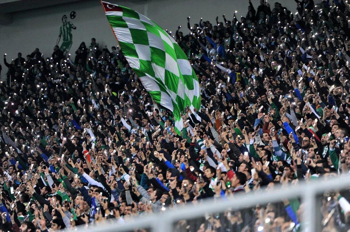 Bursaspor Kulübü, \'Ayağa Kalk Bursa\' kampanyasından 4 milyon 370 bin TL gelir elde etti