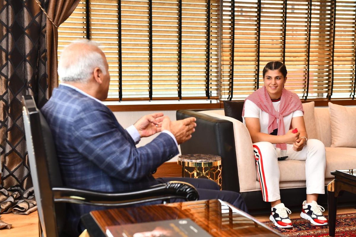 Busenaz Sürmeneli: "Bu madalyada 83 milyonun ağırlığı var"