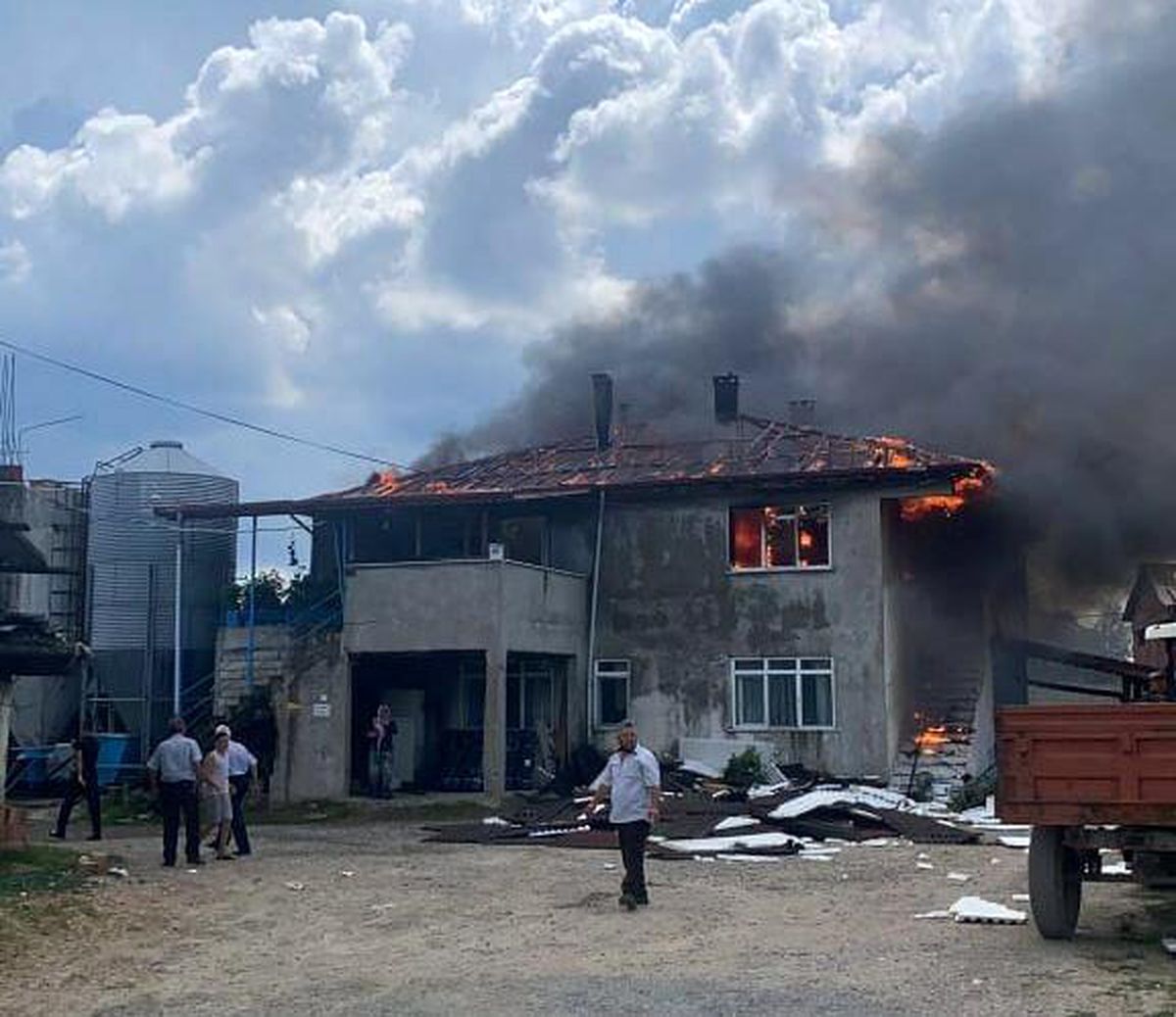 Çiftlik evinde yangın