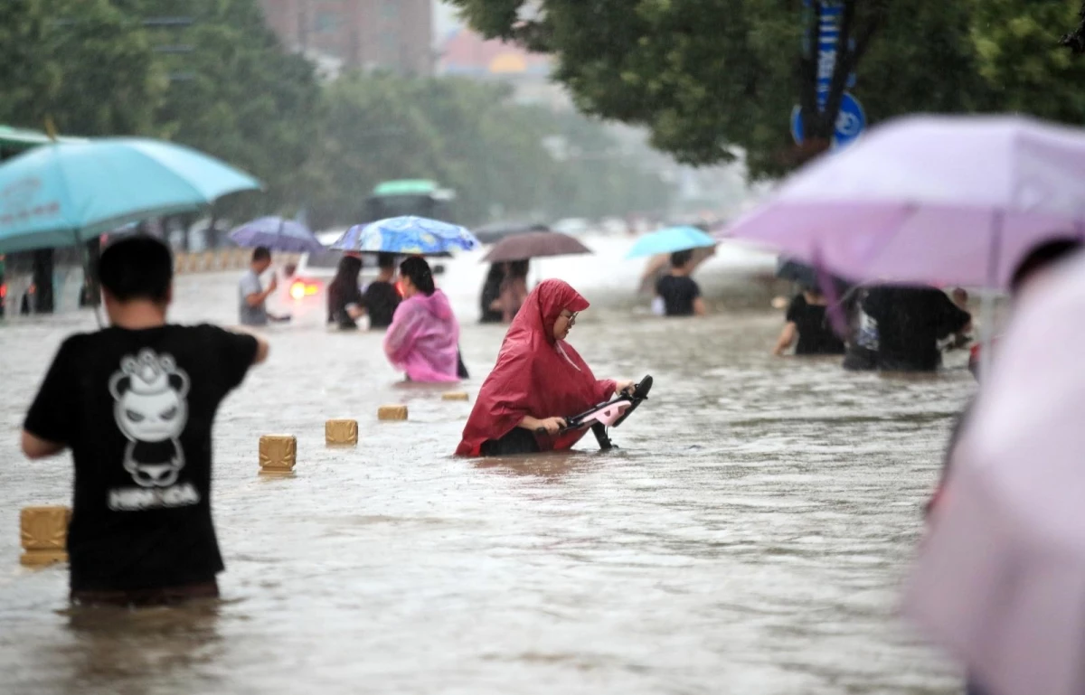 Çin\'de sağanak yağışlar sonucu 21 kişi hayatını kaybetti