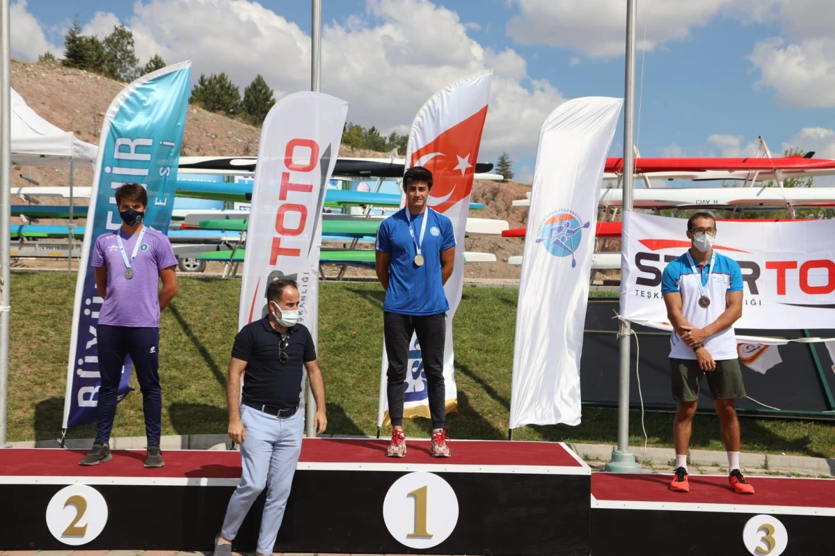 Eskişehir\'de başlayan Durgunsu Kano Türkiye Şampiyonası\'nın ilk günü tamamlandı