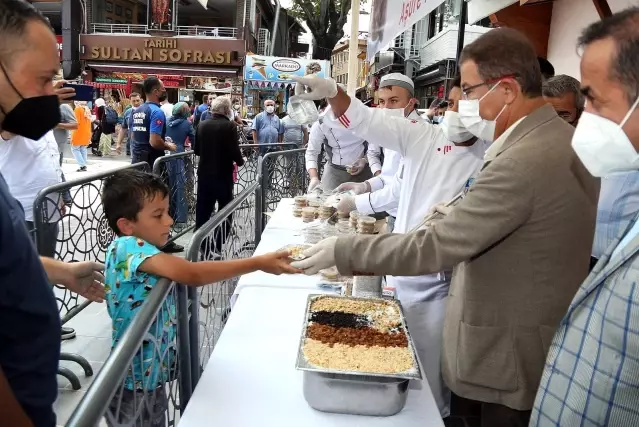 Eyüpsultan'da aşure ikramı