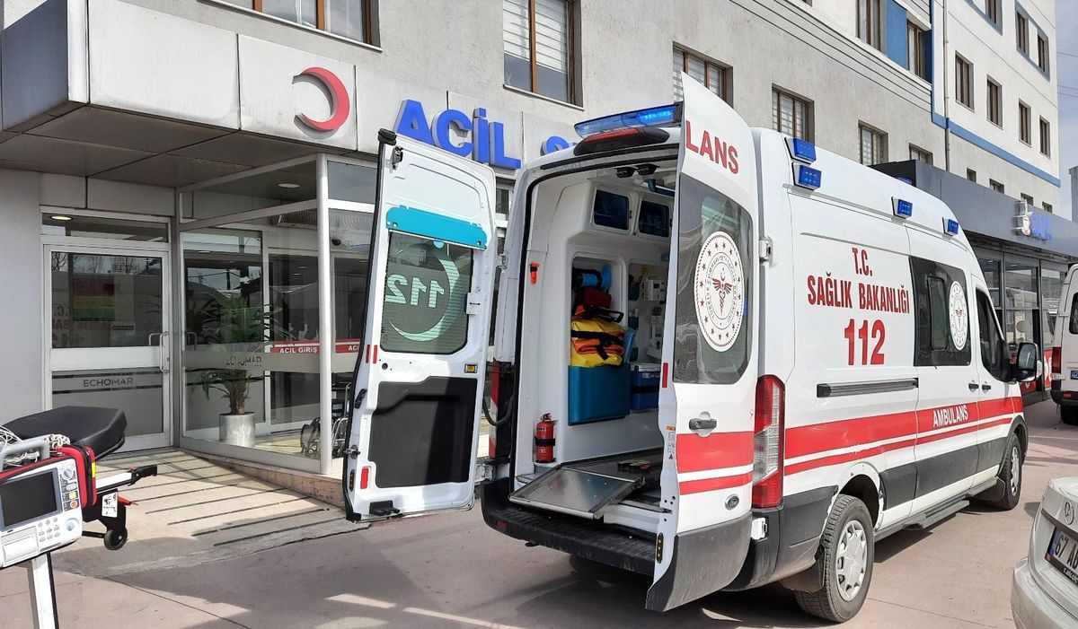 Fındık işçilerini almaya giderken kaza yaptı