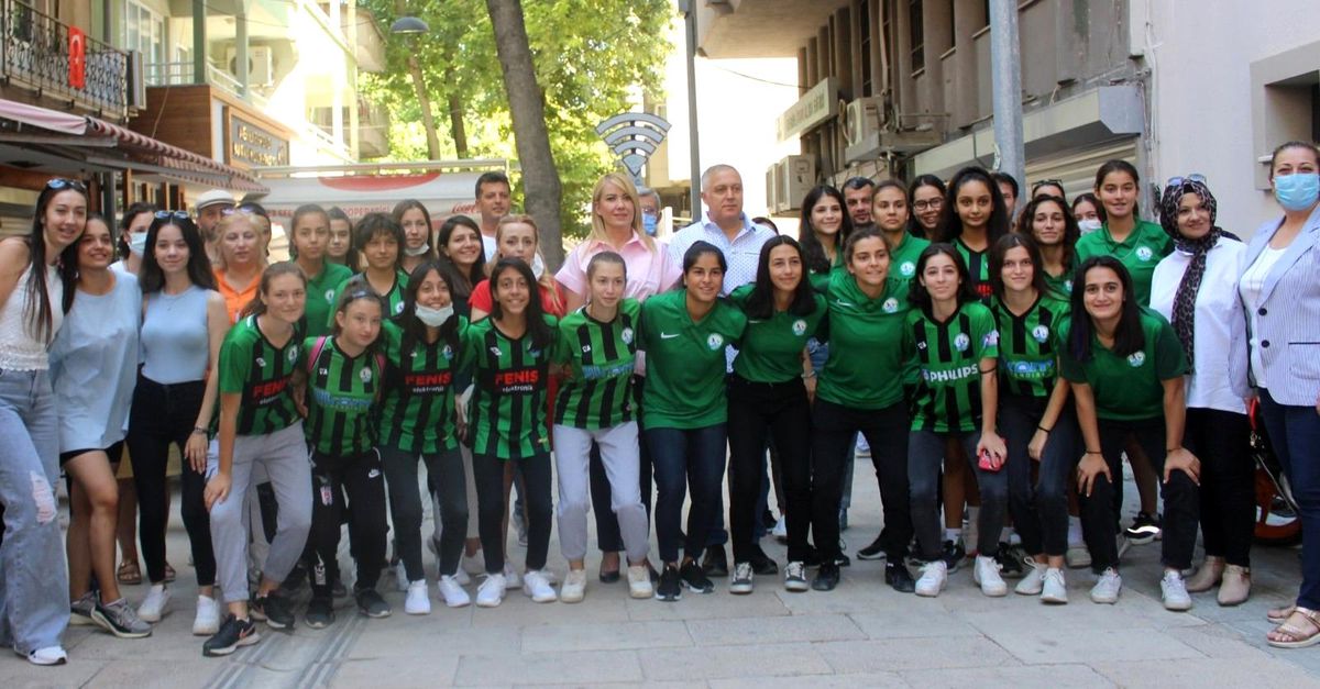 Hayırsever gurbetçi amatör sporcularla bir araya geldi