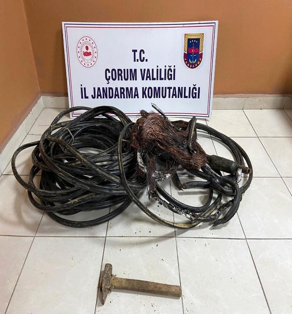 Kablo hırsızlığının faili yakalandı