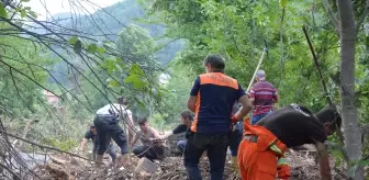 Son dakika haberi... Kastamonu'da babasının yanında sele kapılan Rabia Aydemir'i arama çalışmaları sürüyor