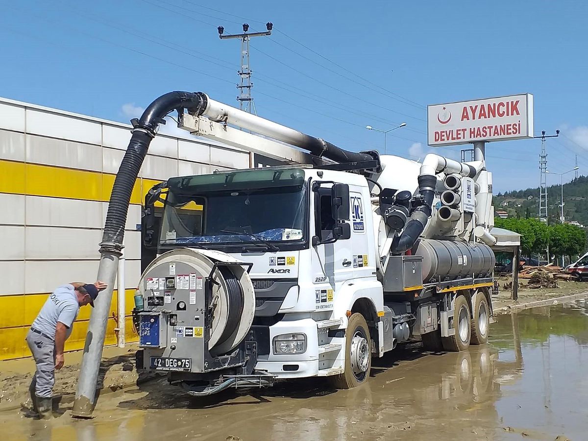 Son dakika haberi! Konya Büyükşehir sel bölgesindeki çalışmalara destek oluyor