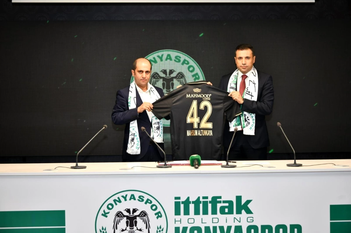 Mahmood Coffee İttifak Holding Konyaspor\'un forma sponsoru oldu