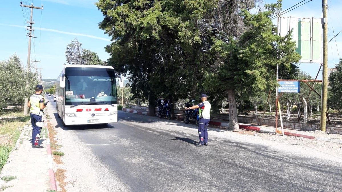 Manisa\'da yapılan otobüs denetimlerinde 39 bin TL ceza kesildi