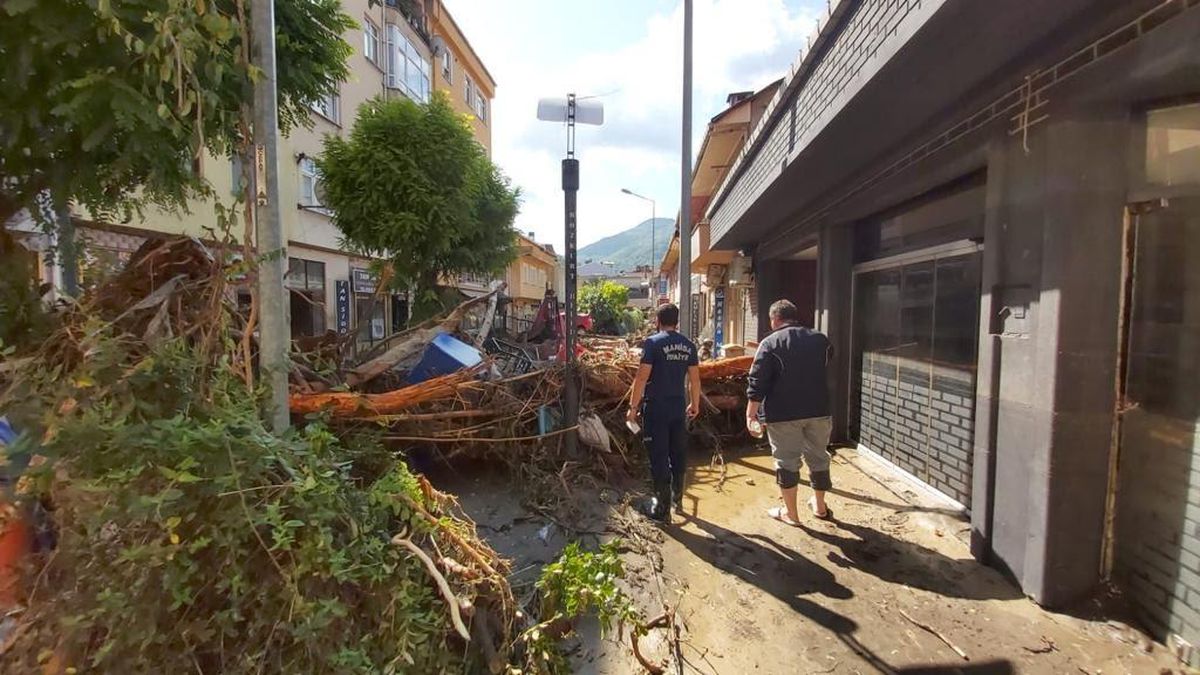Manisa İtfaiye Ekipleri Kastamonu\'da
