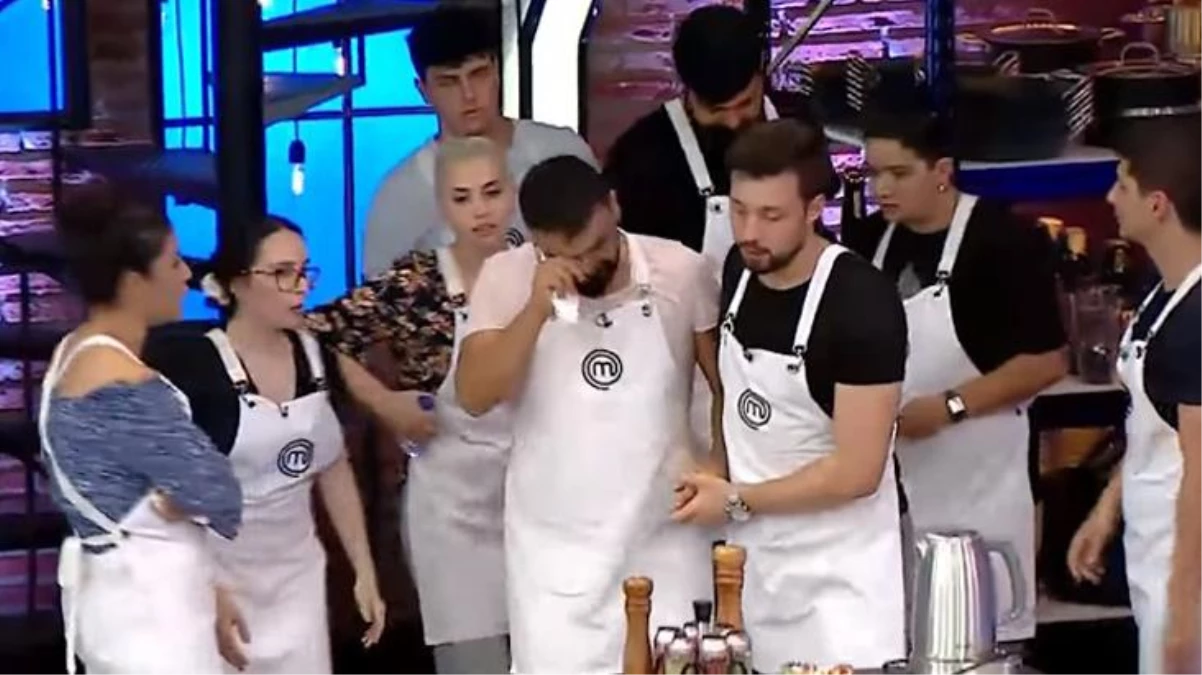 MasterChef\'te yaptığı tatlının kıvamını tutturamayan yarışmacı, gözyaşlarına engel olamadı