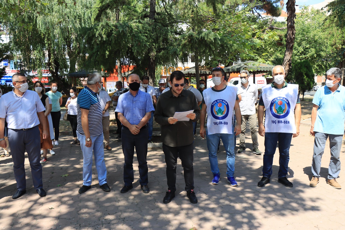 Memur-Sen, memurlar için sunulan zam teklifinin yenilemesini istedi