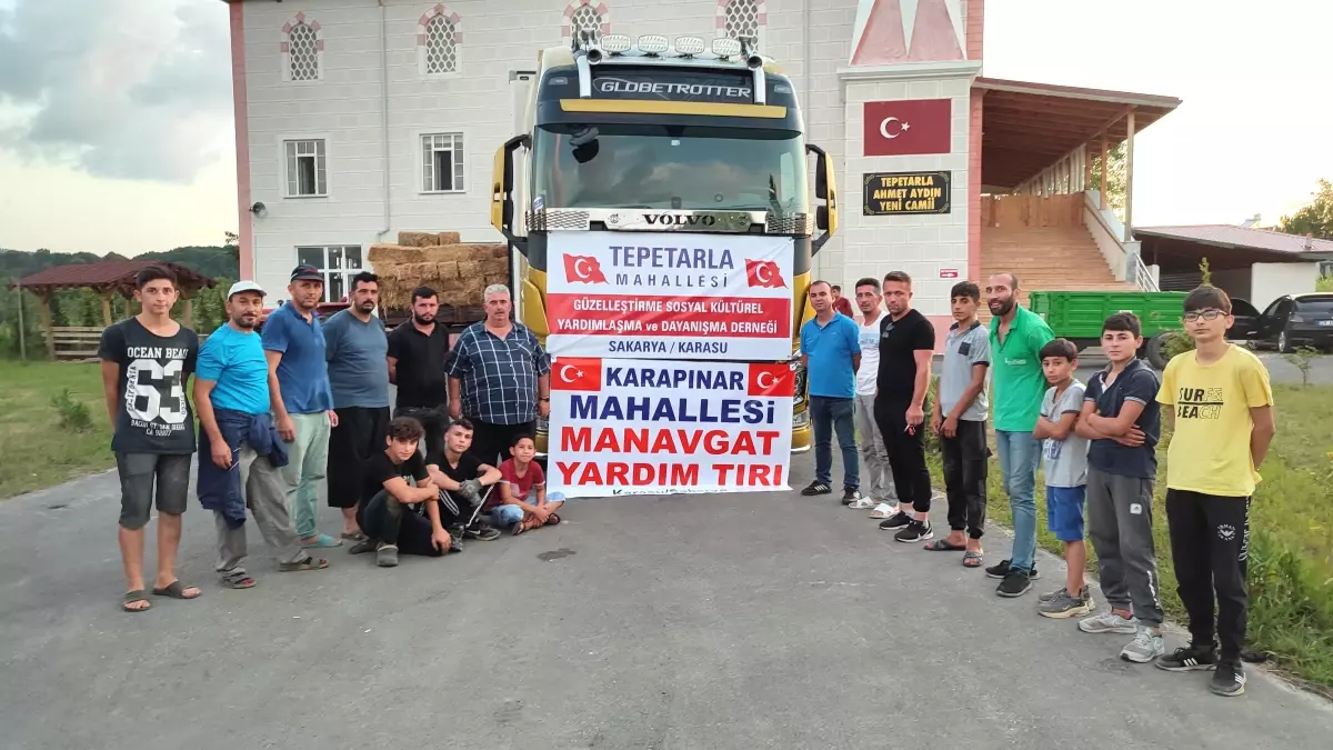 Son dakika haber... Sakarya\'da mahallelerin dayanışmasıyla toplanan 3 tır yardım Antalya\'daki yangınzedelere gönderildi