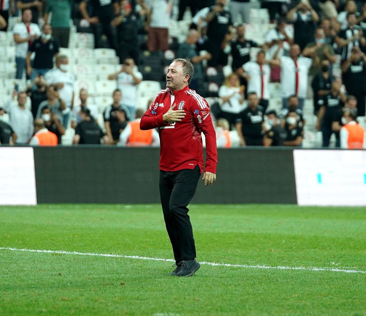 Sergen Yalçın soyunma odasından döndü