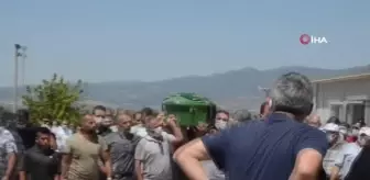 Sitenin bahçesinde fenalaşan 10 yaşındaki çocuk hayatını kaybetti