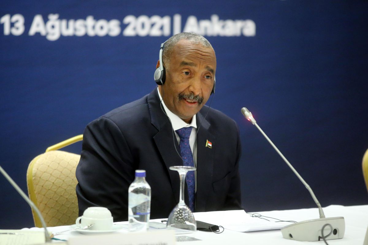 Sudan Egemenlik Konseyi Başkanı Burhan, dar kapsamlı istişare toplantısında Türk iş insanları ve yatırımcılara hitap etti Açıklaması